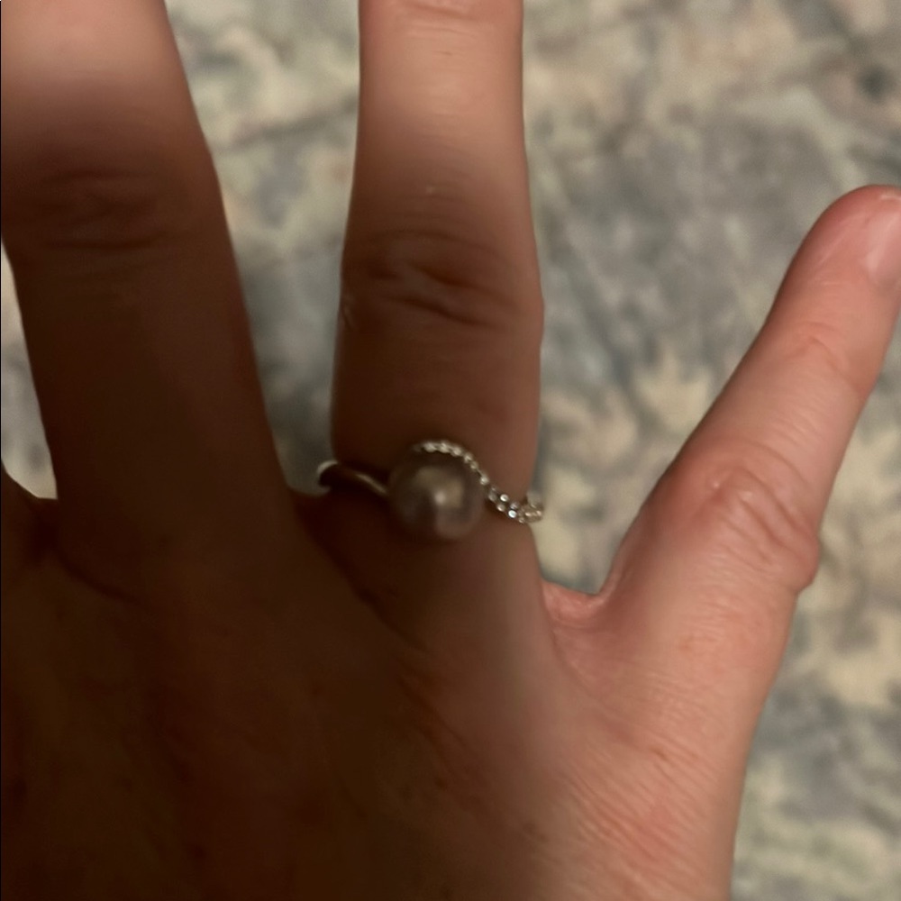Silver and mauve enhanced pearl Intricate Ring